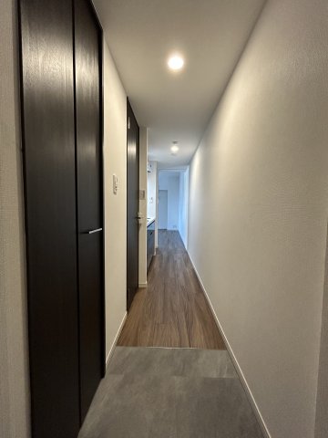 玄関　※同物件別号室参考写真