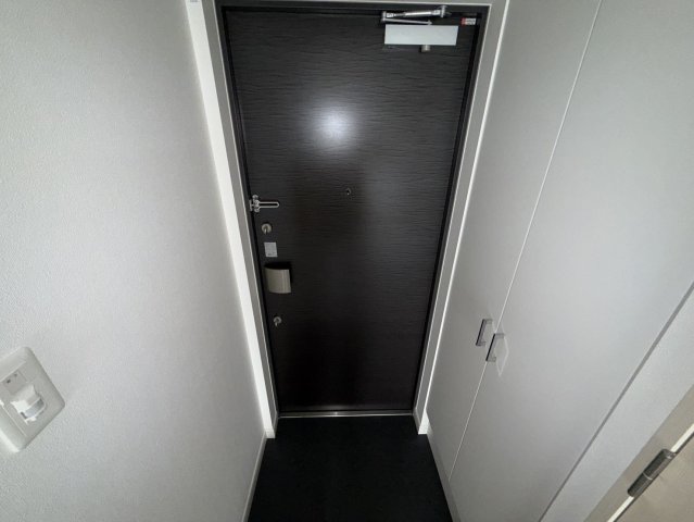 玄関　同物件別部屋写真