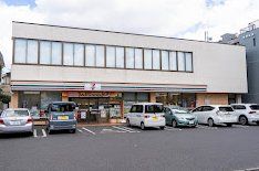 コンビニ　セブンイレブン千葉公園駅前店（コンビニ）まで150m