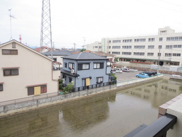 小学校　物件（小学校）まで50m