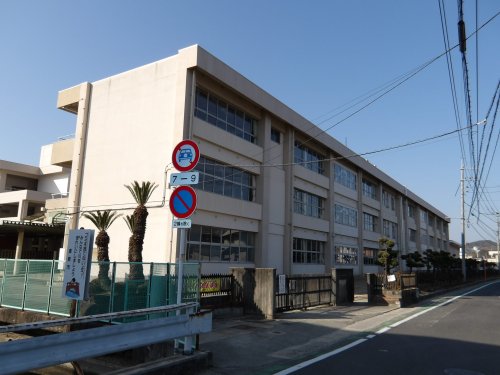 中学校　倉敷市立庄中学校（中学校）まで515m