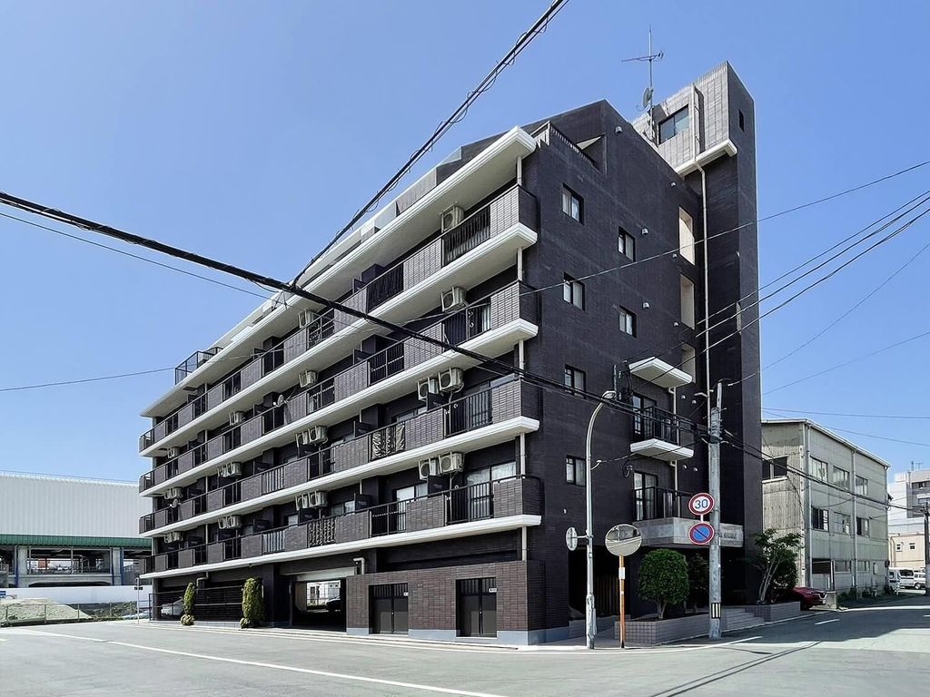建物外観　現状優先とし写真は参照とする。