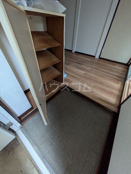 ハイツルーラルIIIの玄関写真