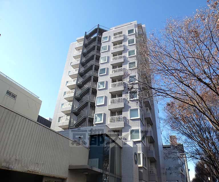 パインフィールド御池の外観写真