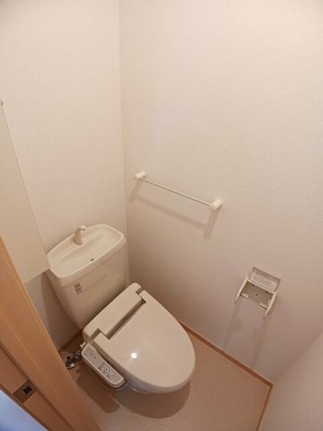 トイレ　落ち着いたトイレです