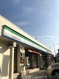 コンビニ　ファミリーマート名護大北三丁目店（コンビニ）まで144m