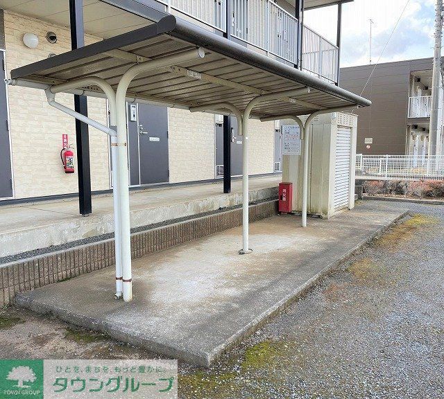 その他　屋根付き駐輪場