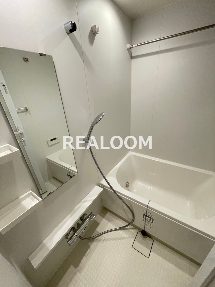バス・シャワールーム　写真と現況が異なる場合は現況を優先いたします。
