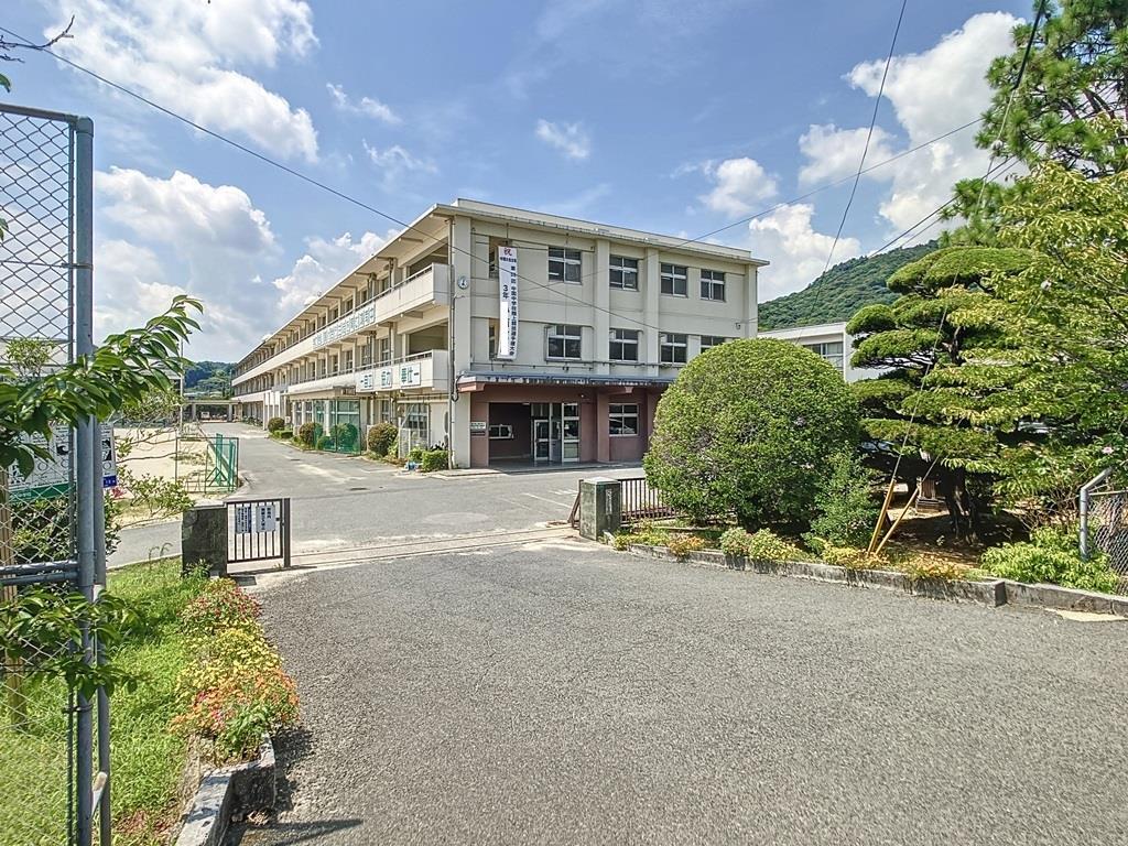 中学校　山口市立鴻南中学校（中学校）まで1948m