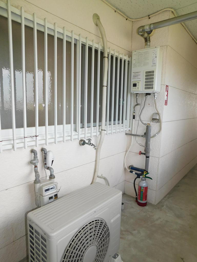 エントランス　消火器あり