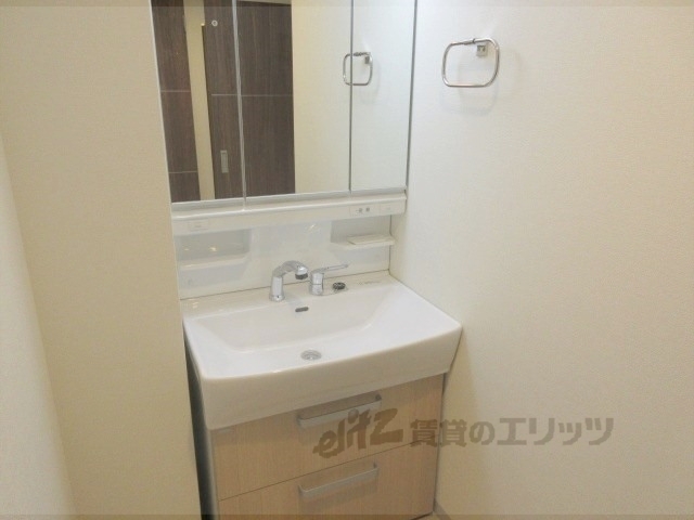洗面設備　同建築会社の参考写真