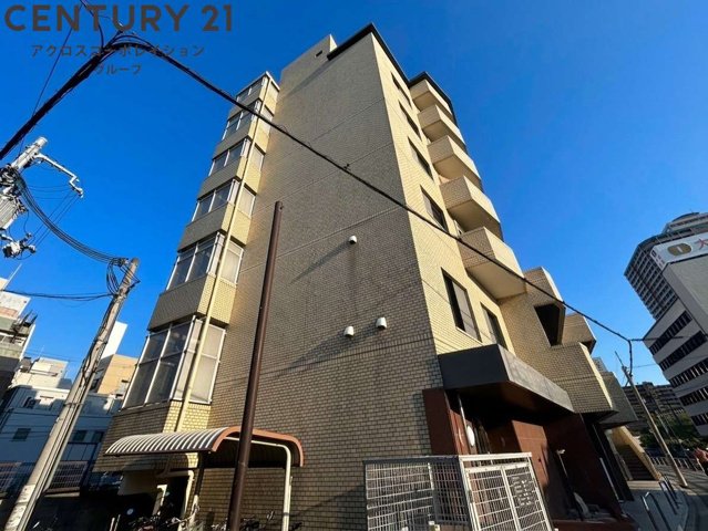 建物外観　オートロックで外部の人間が簡単に出入りできないため安心です。