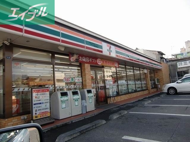 コンビニ　セブンイレブン岡山浜店（コンビニ）まで738m