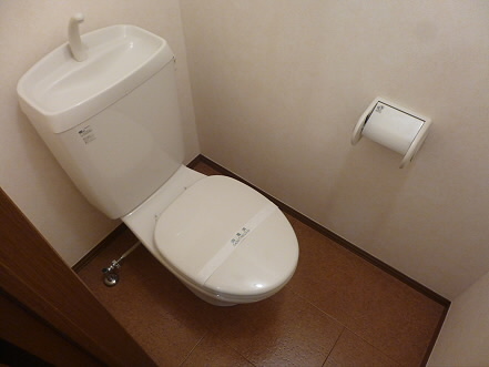 ＪＲ総武線 三鷹駅 徒歩7分 2階建 築24年のトイレ写真