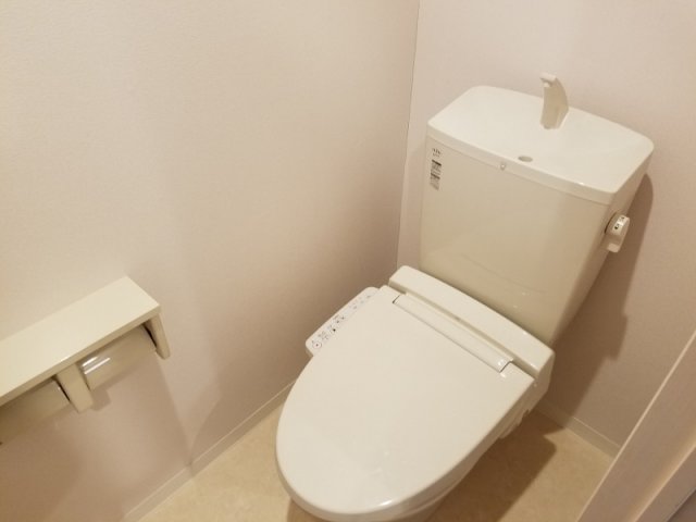 トイレ　ウォッシュレット付き