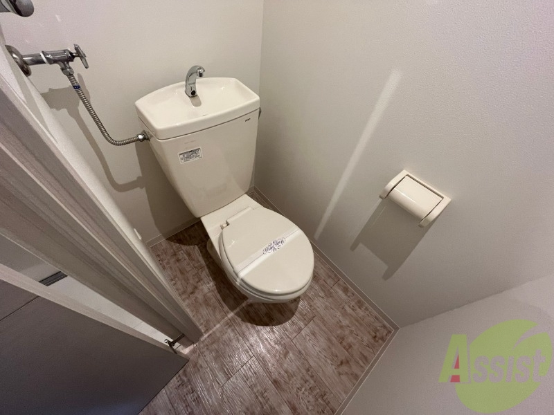 トイレ　こちらはトイレです。清潔感があり、安心して使用できます。