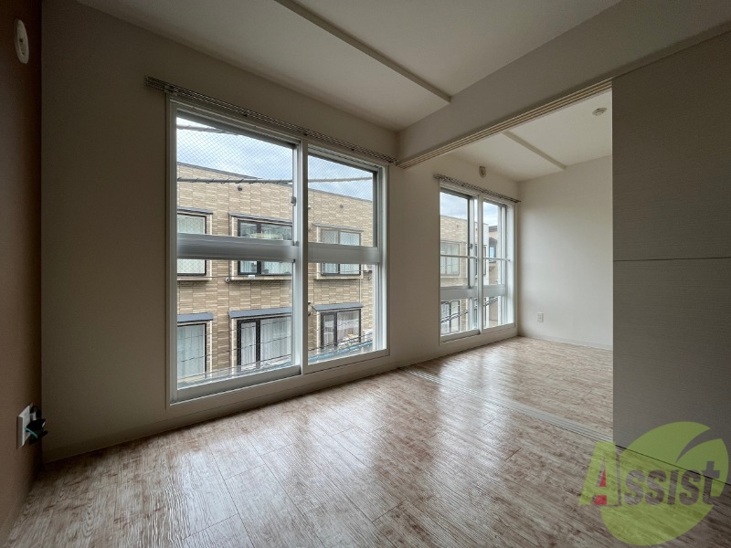 居室・リビング　広くてキレイなお部屋が広がっていて、充実した生活が送れそう。