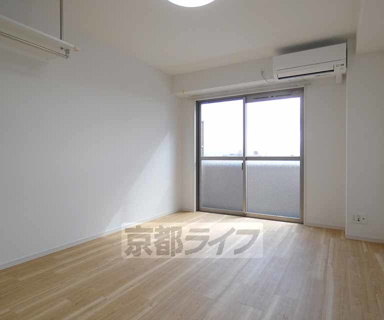 居室・リビング　広々としたお部屋です・