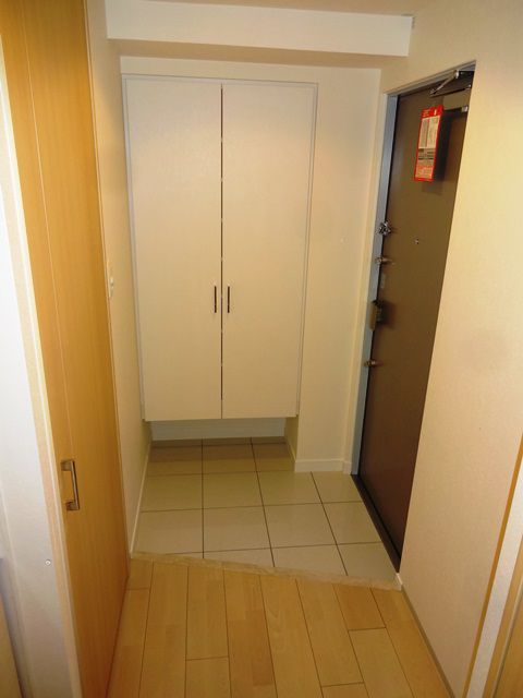 レジュールアッシュ松屋町の玄関写真