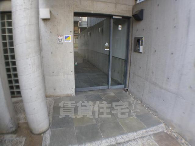 【京都市中京区塩屋町のマンションのエントランス】