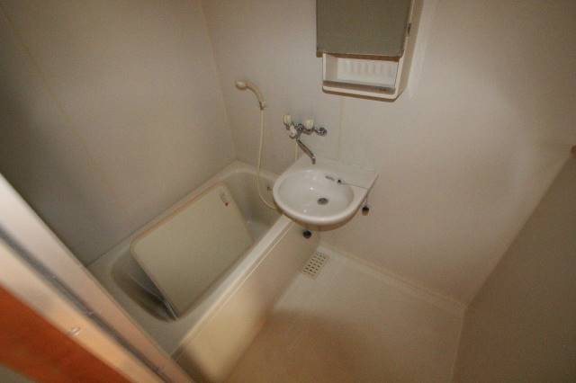 バス・シャワールーム　４０５号室内装写真参照