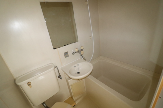 バス・シャワールーム　※別号室の写真です