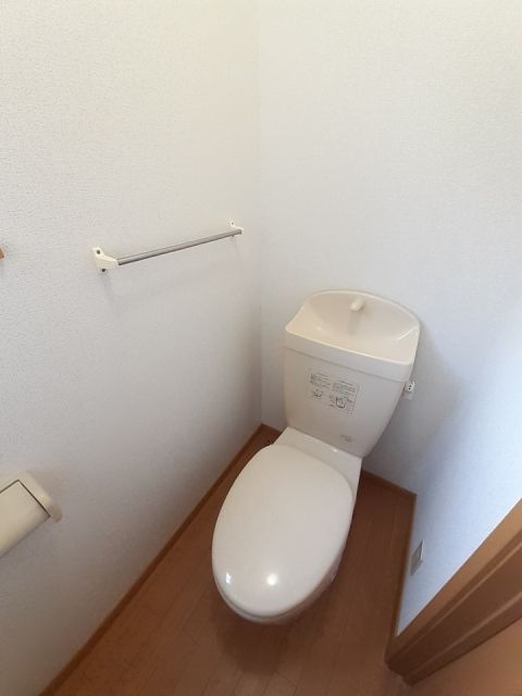 【掛川市細谷のアパートのトイレ】