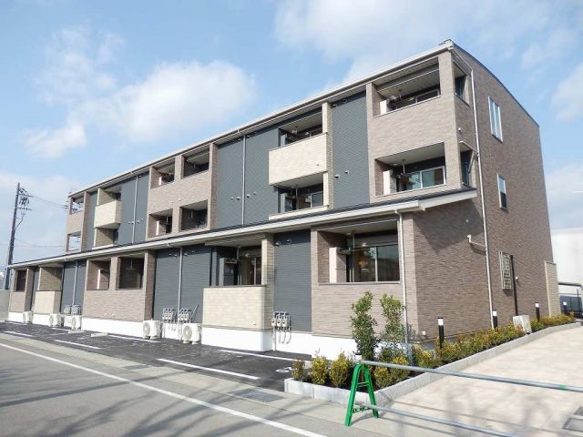 京都市伏見区横大路一本木のアパートの建物外観