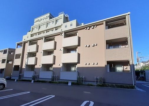 【北九州市門司区西海岸のアパートの建物外観】