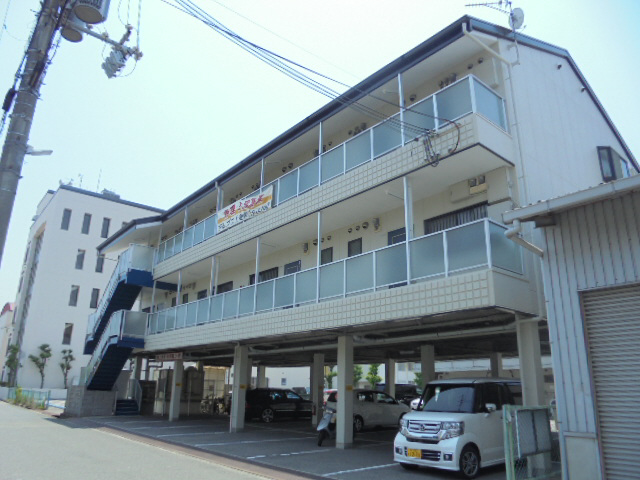 姫路市飾磨区玉地のマンションの建物外観