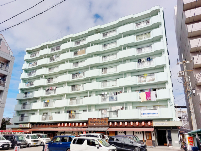 松山市宮田町のマンションの建物外観