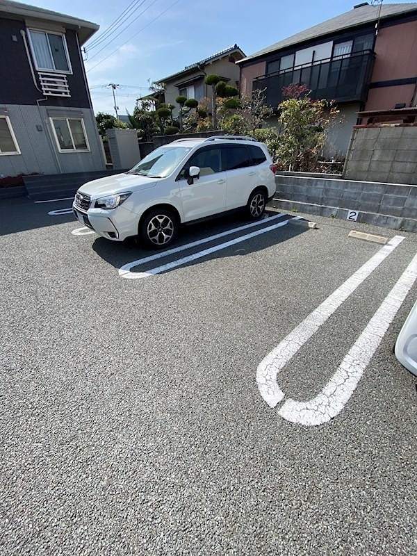 【姫路市大津区平松のアパートの駐車場】