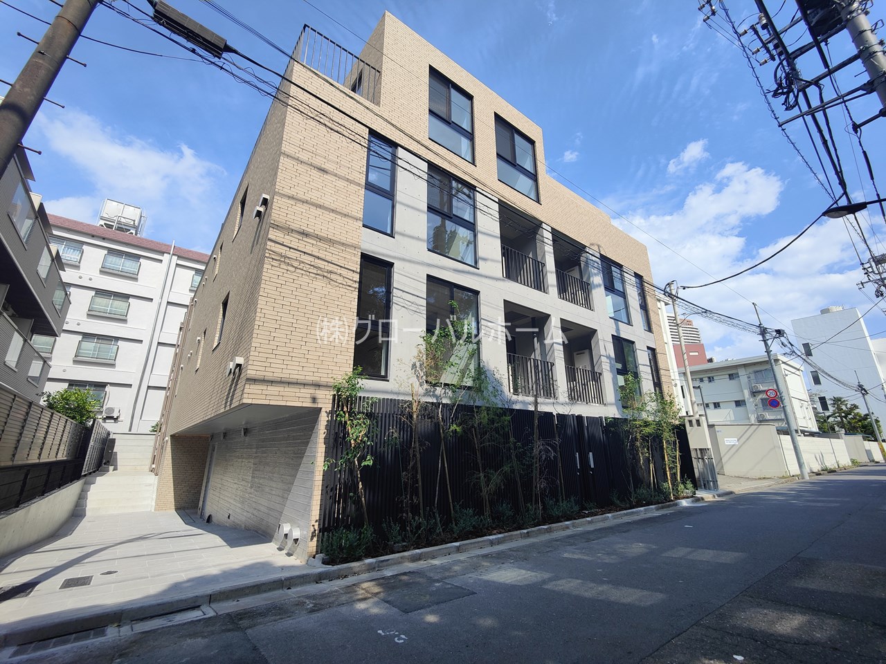 都営大江戸線 若松河田駅 徒歩1分 築3年