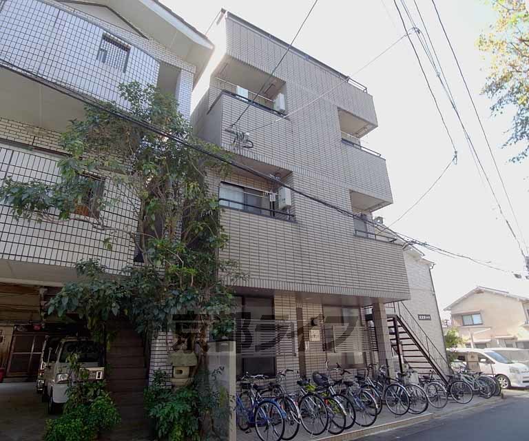 【京都市左京区北白川下池田町のマンションの建物外観】