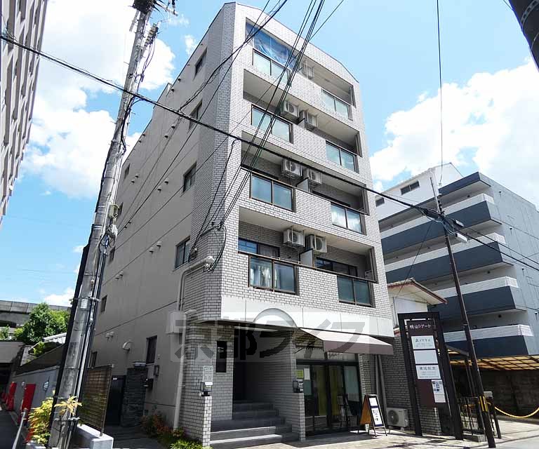 京都市伏見区京町３丁目のマンションの建物外観