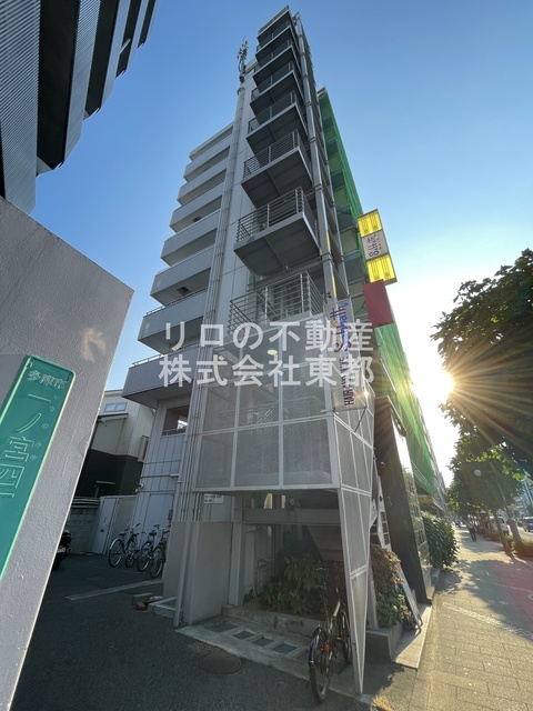 多摩市一ノ宮のマンションの建物外観