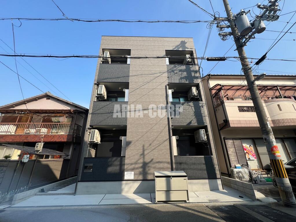 【大阪市住之江区東加賀屋のアパートの建物外観】