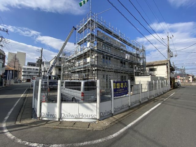 【坂戸市南町のアパートの建物外観】