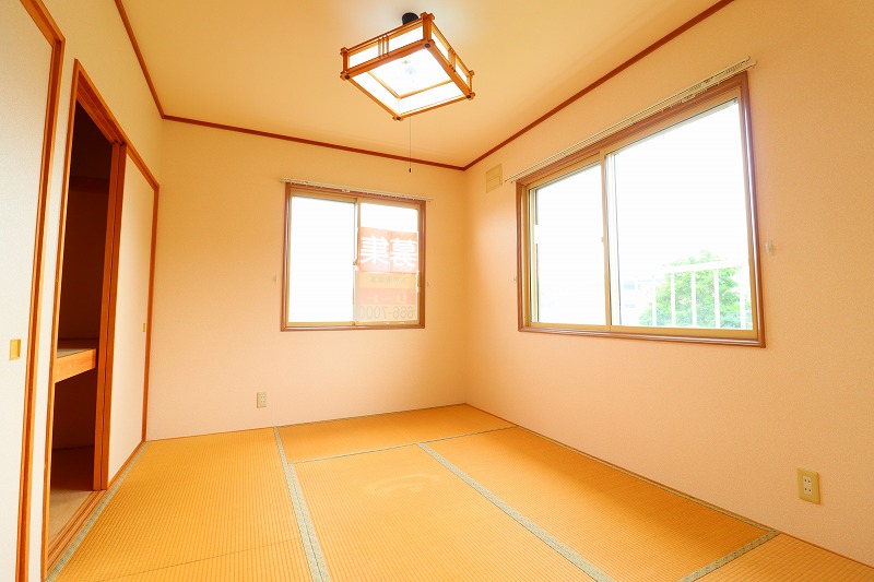 その他設備　もう一つは和室です♪こちらも南西向きです☆