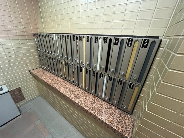 その他共有部分　毎日通るエントランスはこのようになっています