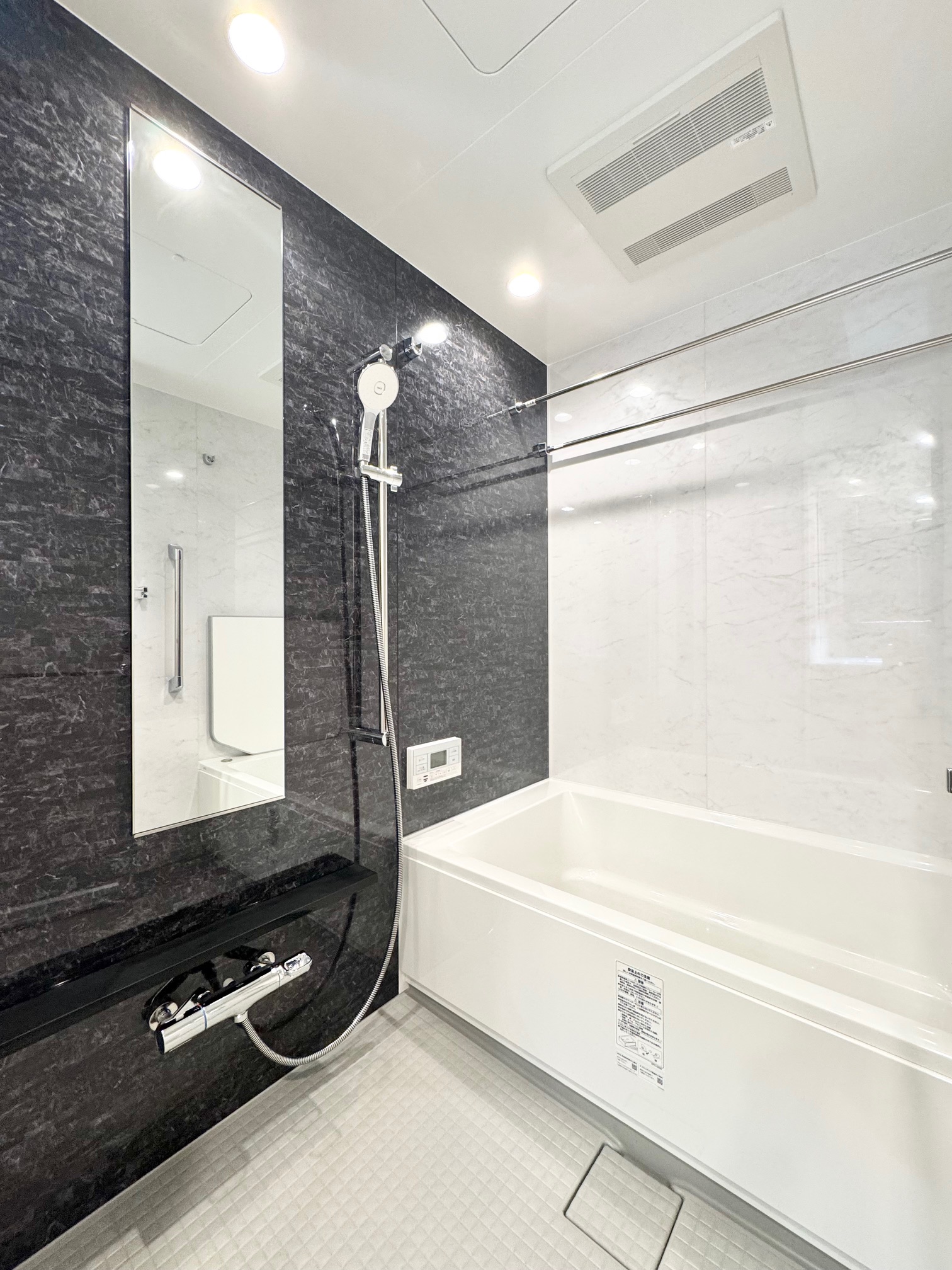 バス・シャワールーム　浴室サイズ1418／浴室暖房乾燥機あり／新築未使用