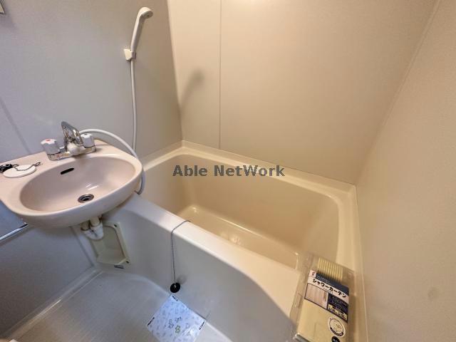 バス・シャワールーム　※別部屋写真参照