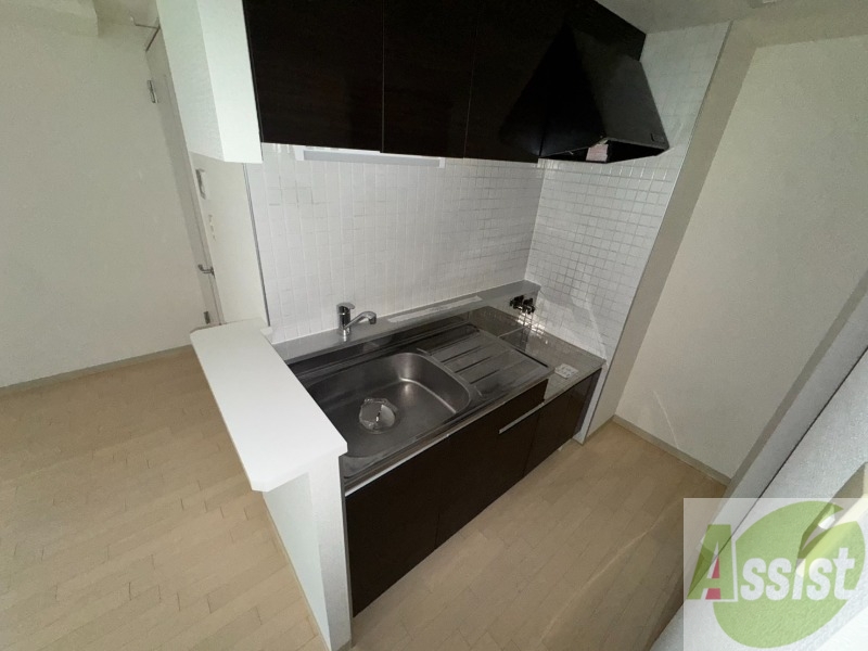 キッチン　キッチンです。ご自身でコンロを設置していただけます。