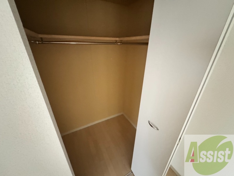 収納　寝室の収納です。部屋がすっきり片付きます。