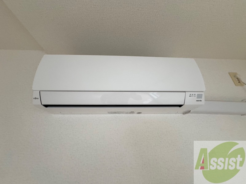 その他設備　給湯器は簡単操作で温度調整ができますよ。