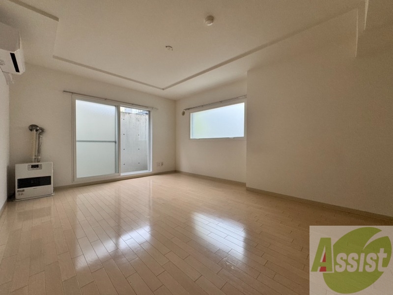 居室・リビング　広くてキレイなお部屋が広がっていて、充実した生活が送れそう。