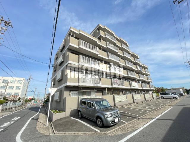 建物外観　鉄筋コンクリート造のマンションタイプです