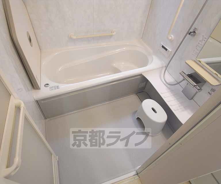 バス・シャワールーム　きれいなバスです