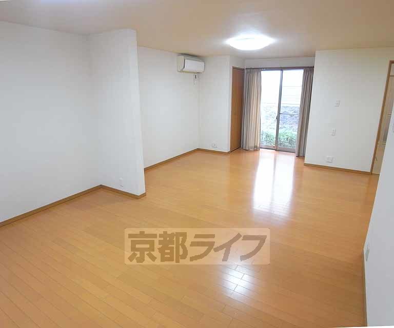 居室・リビング　きれいなダイニングです