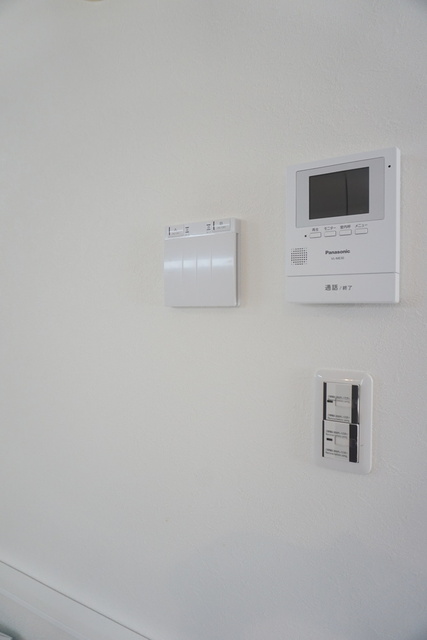 セキュリティ　ＴＶモニタ付きインターフォン　＊前回募集時の写真です